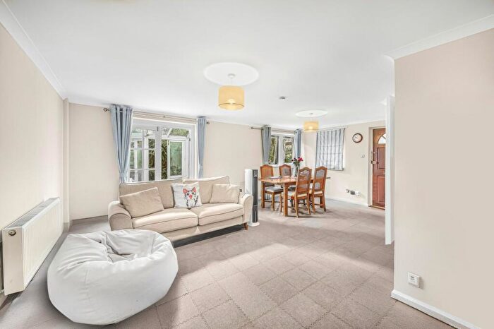 3 Bedroom End Of Terrace House For Sale In Friars Mead, Manchester Road, E14