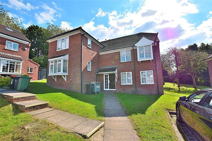 Apartment To Rent In Bowmans Way, Dunstable, Bedfordshire, LU6