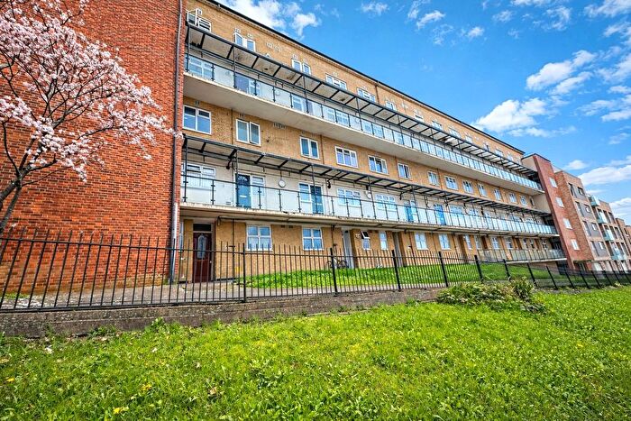1 Bedroom Flat For Sale In Whitefoot Lane, Bromley, BR1