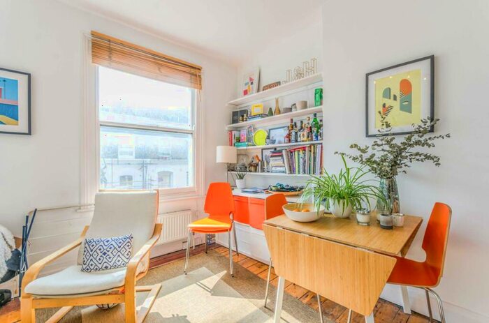 1 Bedroom Flat To Rent In Newington Green Road, Islington, London, N1
