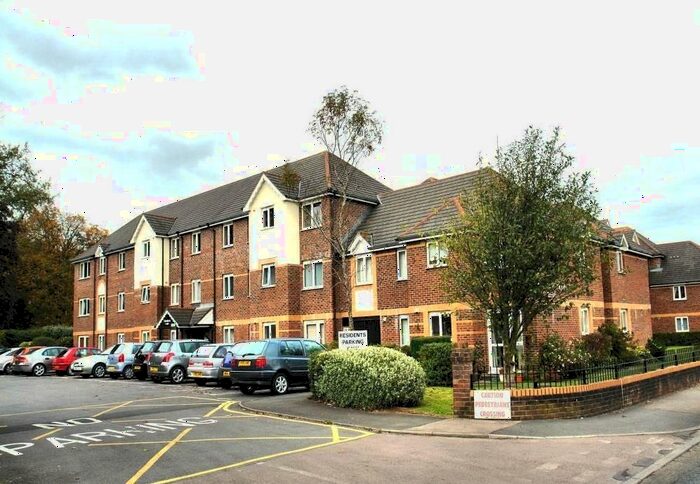 1 Bedroom Flat To Rent In Velindre Road, Whitchurch, Cardiff, CF14