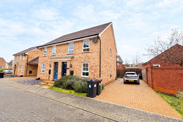 3 Bedroom Semi Detached House For Sale In Aquila Gardens, Fairfields, MK11