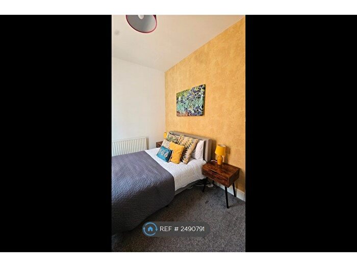 2 Bedroom Flat To Rent In Ashton-Under-Lyne, Ashton-Under-Lyne, OL6
