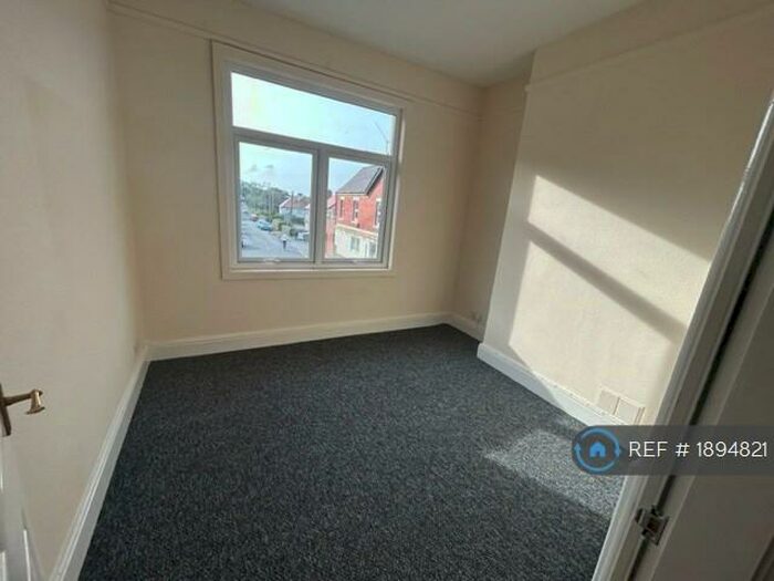 2 Bedroom Flat To Rent In High Street, Dyserth, LL18