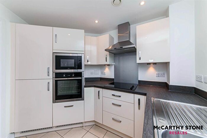 2 Bedroom Flat For Sale In Northwick Park Road, Harrow-On-The-Hill, Harrow, HA1