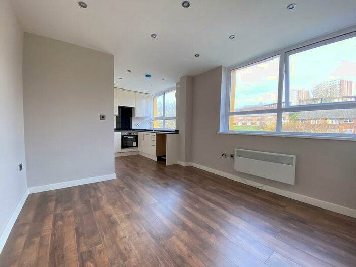 1 Bedroom Apartment To Rent In Kirkstall Gate, Leeds, LS5