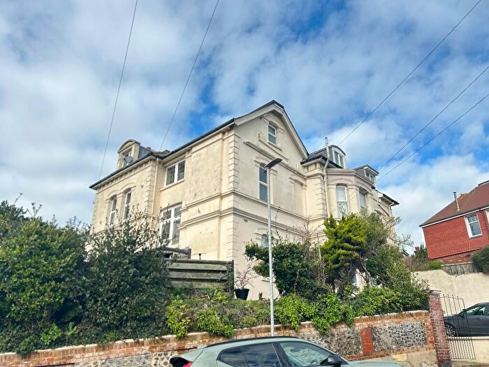 3 Bedroom Flat To Rent In Hurst Road, Eastbourne, BN21