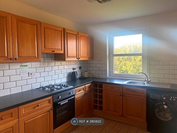 3 Bedroom Flat To Rent In Keir Avenue, Stirling, FK8