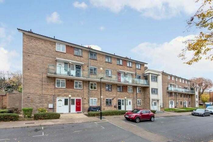 2 Bedroom Maisonette To Rent In Eltham Road, London SE12