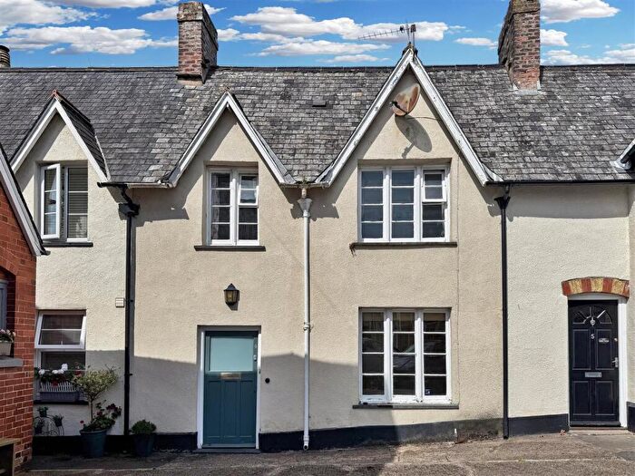 3 Bedroom Cottage For Sale In Pilton Street, Barnstaple, EX31
