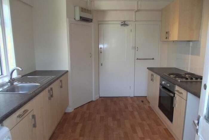 3 Bedroom Terraced House To Rent In Monks Road, Exeter, EX4