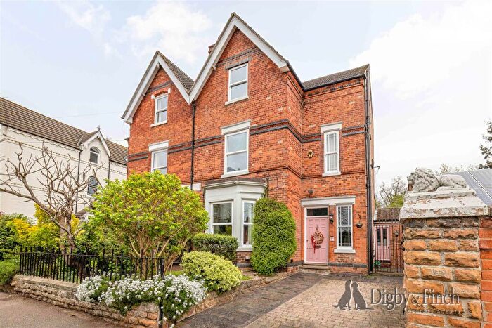 5 Bedroom Semi Detached House For Sale In Lorne Grove, Radcliffe-On-Trent, Nottingham, NG12