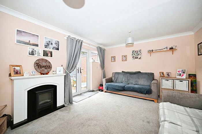 3 Bedroom Terraced House For Sale In Stonehills, Brownsover, Rugby, CV21
