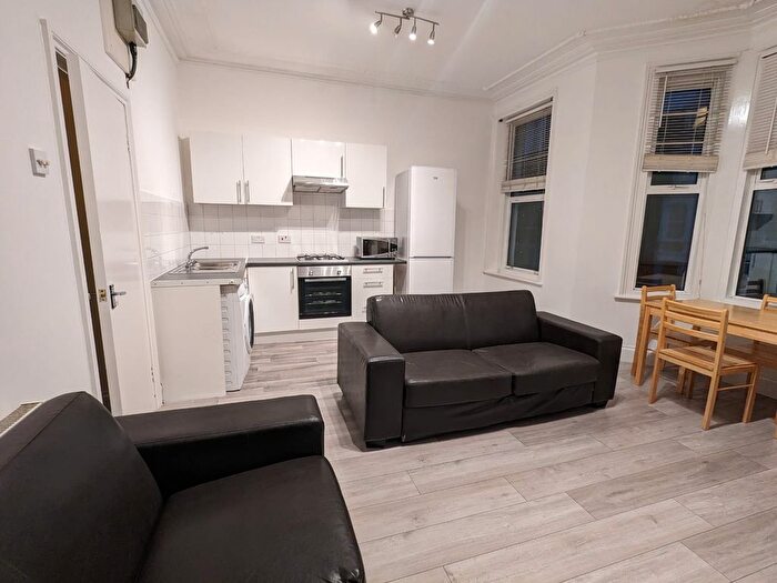 2 Bedroom Flat To Rent In Portnall Road, London, W9