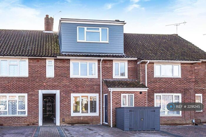 4 Bedroom Terraced House To Rent In Limerick Close, Bracknell, RG42