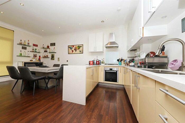 2 Bedroom Apartment For Sale In The Runway, Ruislip, HA4