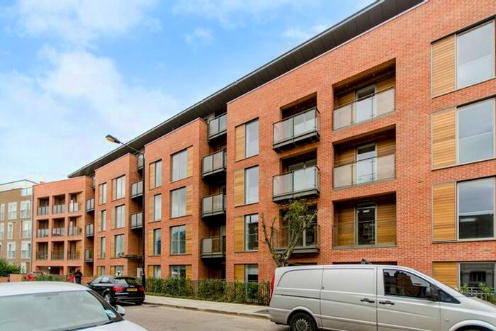 3 Bedroom Flat To Rent In Maygrove Road, West Hampstead, London, NW6