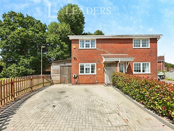 2 Bedroom Semi Detached House For Sale In Acre Lane, Waterlooville, PO7