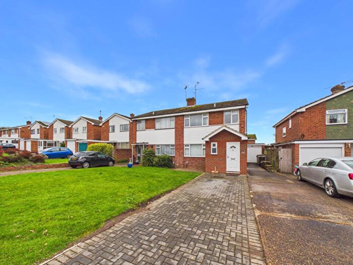 3 Bedroom Semi Detached House For Sale In Fowler Close, Earley, RG6