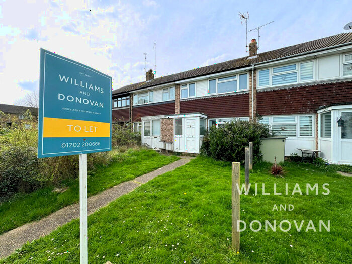 3 Bedroom Terraced House To Rent In Popes Walk, Rayleigh, SS6