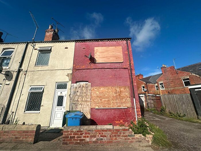 2 Bedroom End Of Terrace House For Sale In Vicars Walk, Worksop, Nottinghamshire, S80