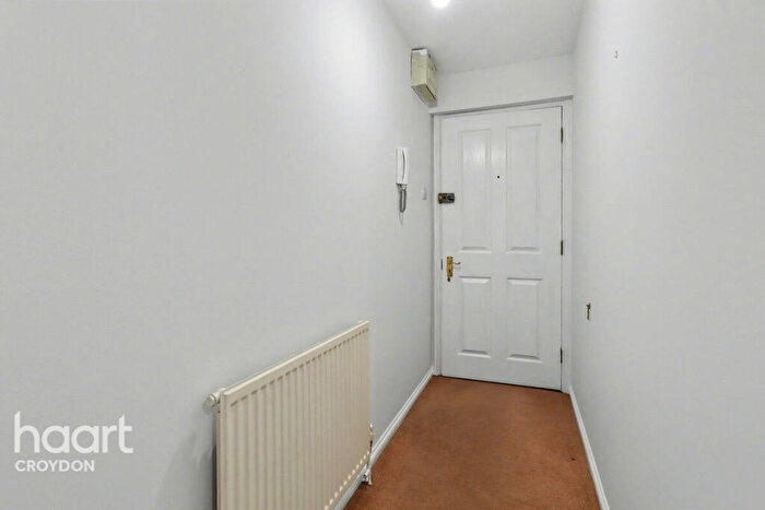 1 Bedroom Flat For Sale In Franklin Way, Croydon, CR0