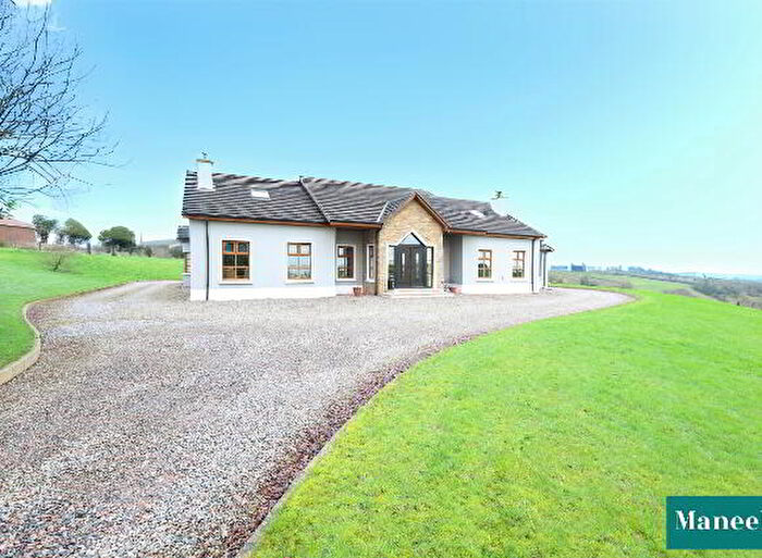 6 Bedroom Detached House For Sale In Clonavaddy Road, Dungannon, BT70