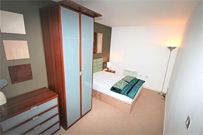 2 Bedroom Flat To Rent In Crown Street Buildings, Crown Street, Leeds, LS2