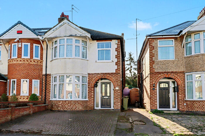 3 Bedroom Semi-Detached House For Sale In Aylesbury Street West, Wolverton, MK12