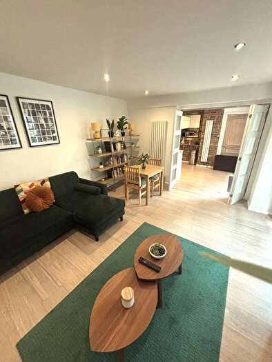 1 Bedroom Flat To Rent In Fullwood Mews, Hoxton, N1