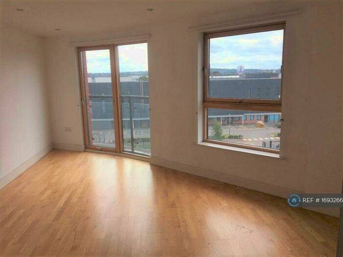 2 Bedroom Flat To Rent In Armouries Way, Leeds, LS10