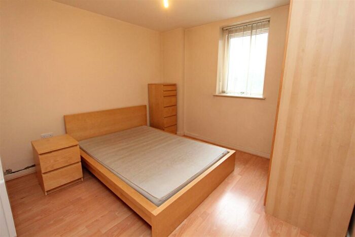 2 Bedroom Flat To Rent In Aspect, Elmwood Lane, LS2