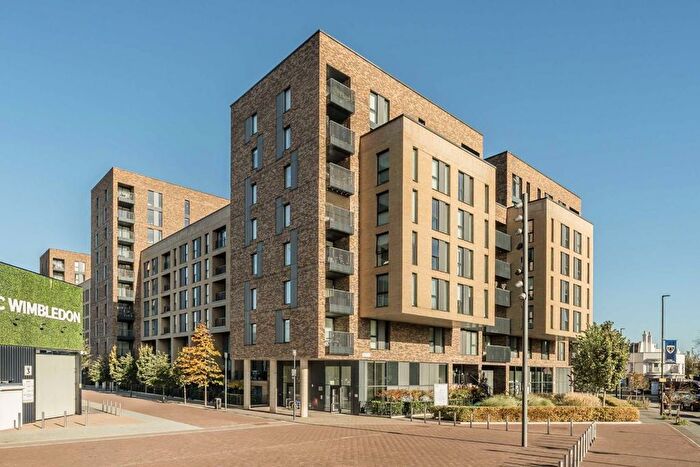 3 Bedroom Flat To Rent In Greyhound Parade, Earlsfield, SW17