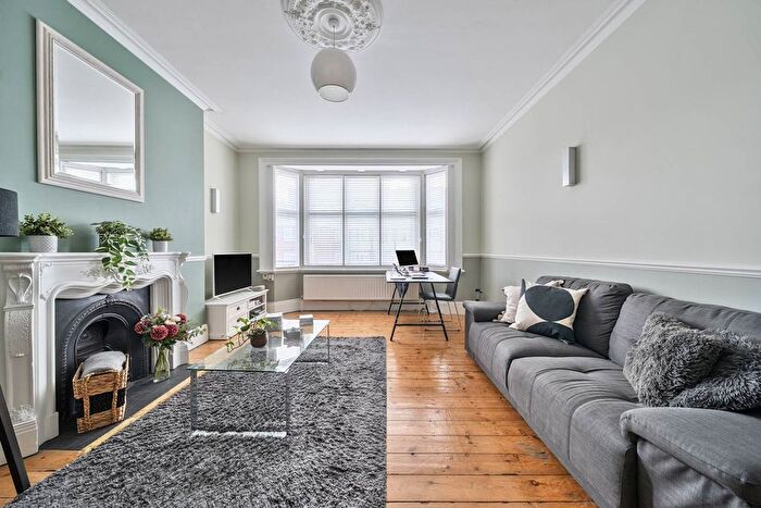 2 Bedroom Flat To Rent In Russell Square Mansions, Bloomsbury, London, WC1B