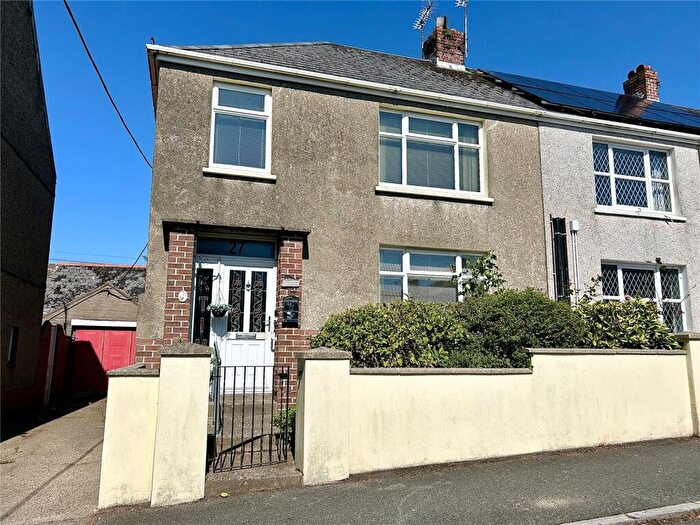 3 Bedroom Semi-Detached House For Sale In Albion Street, Milford Haven, Pembrokeshire, SA73