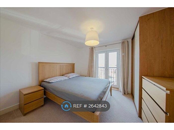 2 Bedroom Flat To Rent In Bessemer Lodge, Oakgrove, Milton Keynes, MK10