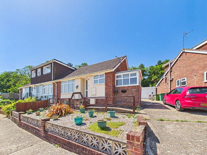 2 Bedroom Bungalow For Sale In Valebrook Close, Folkestone, Kent, CT20