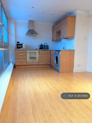 2 Bedroom Maisonette To Rent In Barnton Street, Stirling, FK8