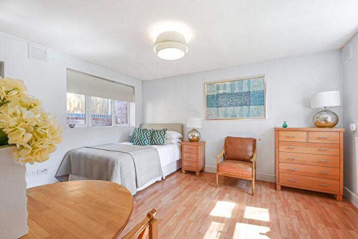 Apartment To Rent In Langland Gardens, Hampstead, NW3