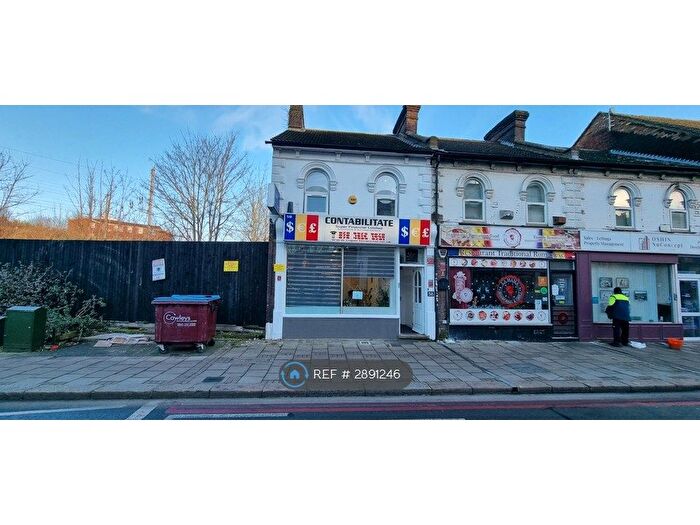 2 Bedroom End Terrace House To Rent In Luton, Luton, LU1