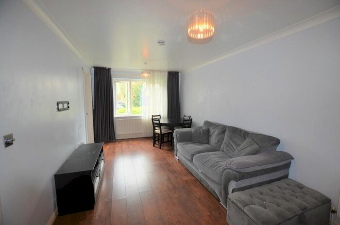 1 Bedroom Flat To Rent In Genista Road, London, N18