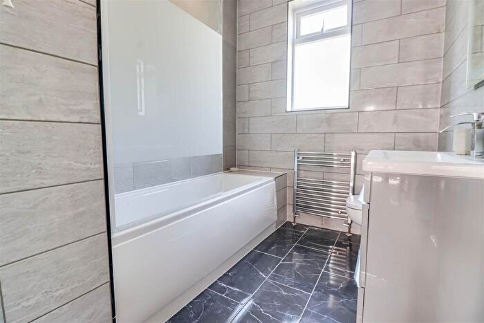 3 Bedroom Terraced House For Sale In Beedell Avenue, Westcliff-on-Sea, SS0