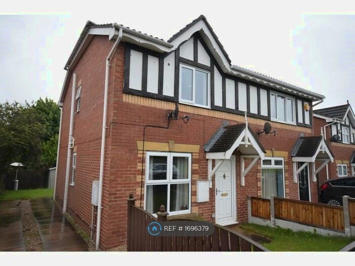 3 Bedroom Semi-Detached House To Rent In Middle Lane, New Crofton, Wakefield, WF4