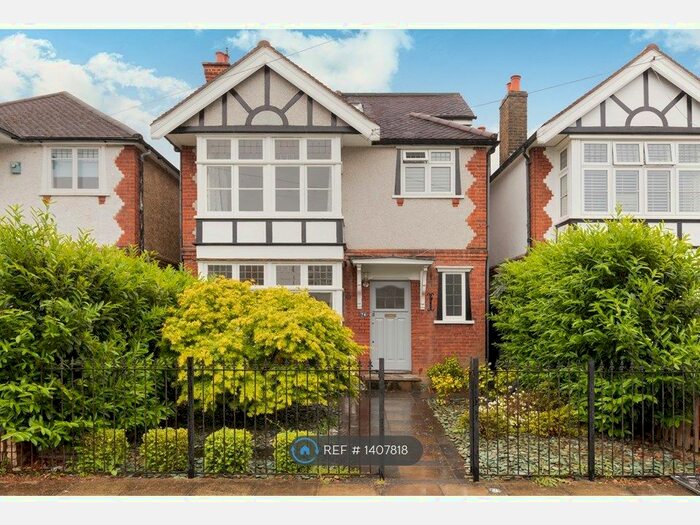 4 Bedroom Detached House To Rent In St. Albans Road, Kingston Upon Thames, KT2