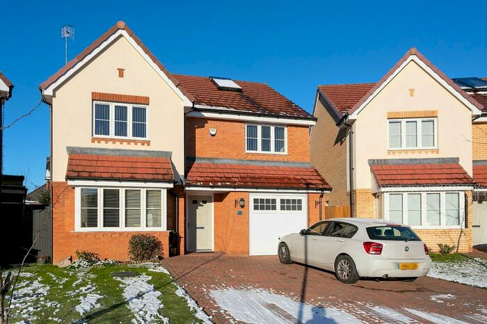 4 Bedroom Detached House To Rent In Ivy Close, Leavesden, Watford, Hertfordshire, WD25