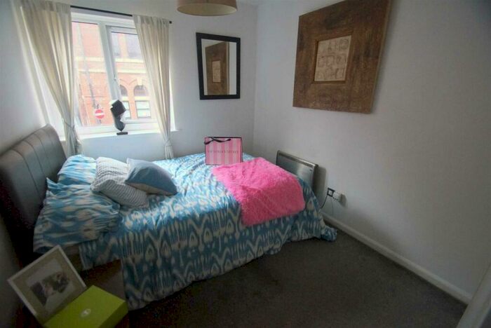 1 Bedroom Flat To Rent In Chantrell Court, Leeds City Centre, Leeds, LS2