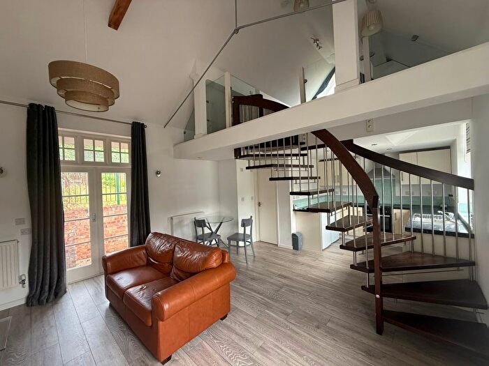 1 Bedroom Flat To Rent In Village Road, Nottingham, NG11