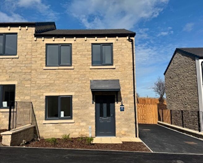 2 Bedroom Semi-Detached House For Sale In Delf Hill, Rastrick, HD6