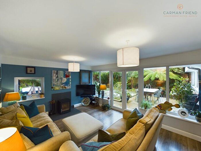 2 Bedroom Bungalow For Sale In The Beeches, Upton, CH2