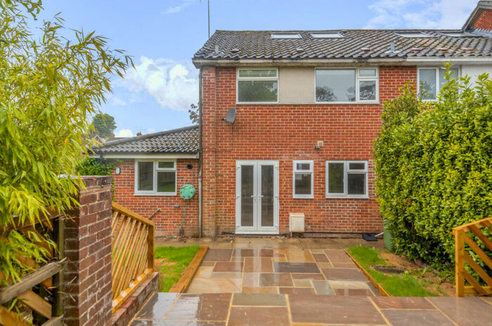 4 Bedroom Semi-Detached House To Rent In Nursery Road, Alresford, Hampshire, SO24